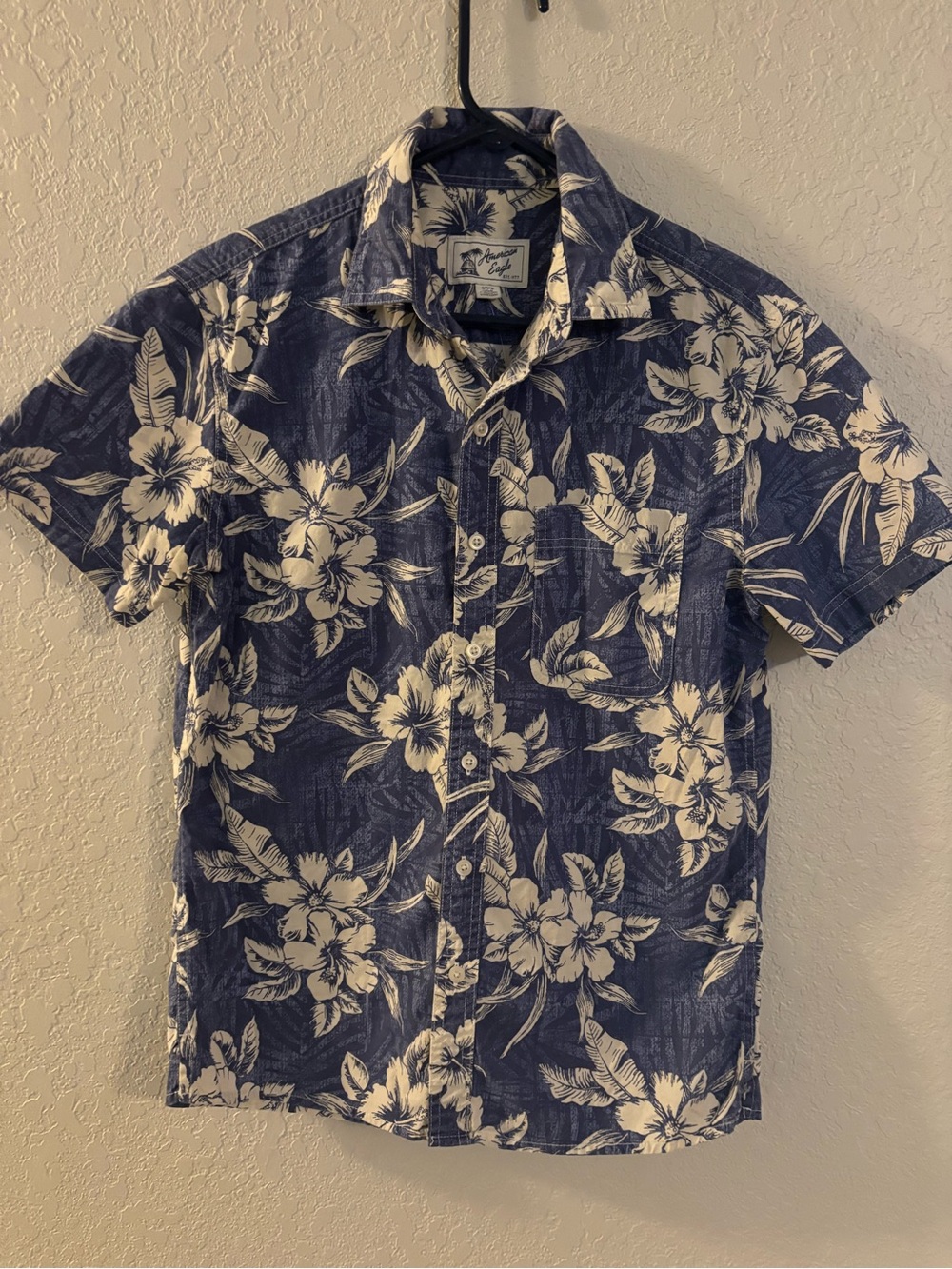 American Eagle Outfitters Navy and White Floral Button-Up Shirt